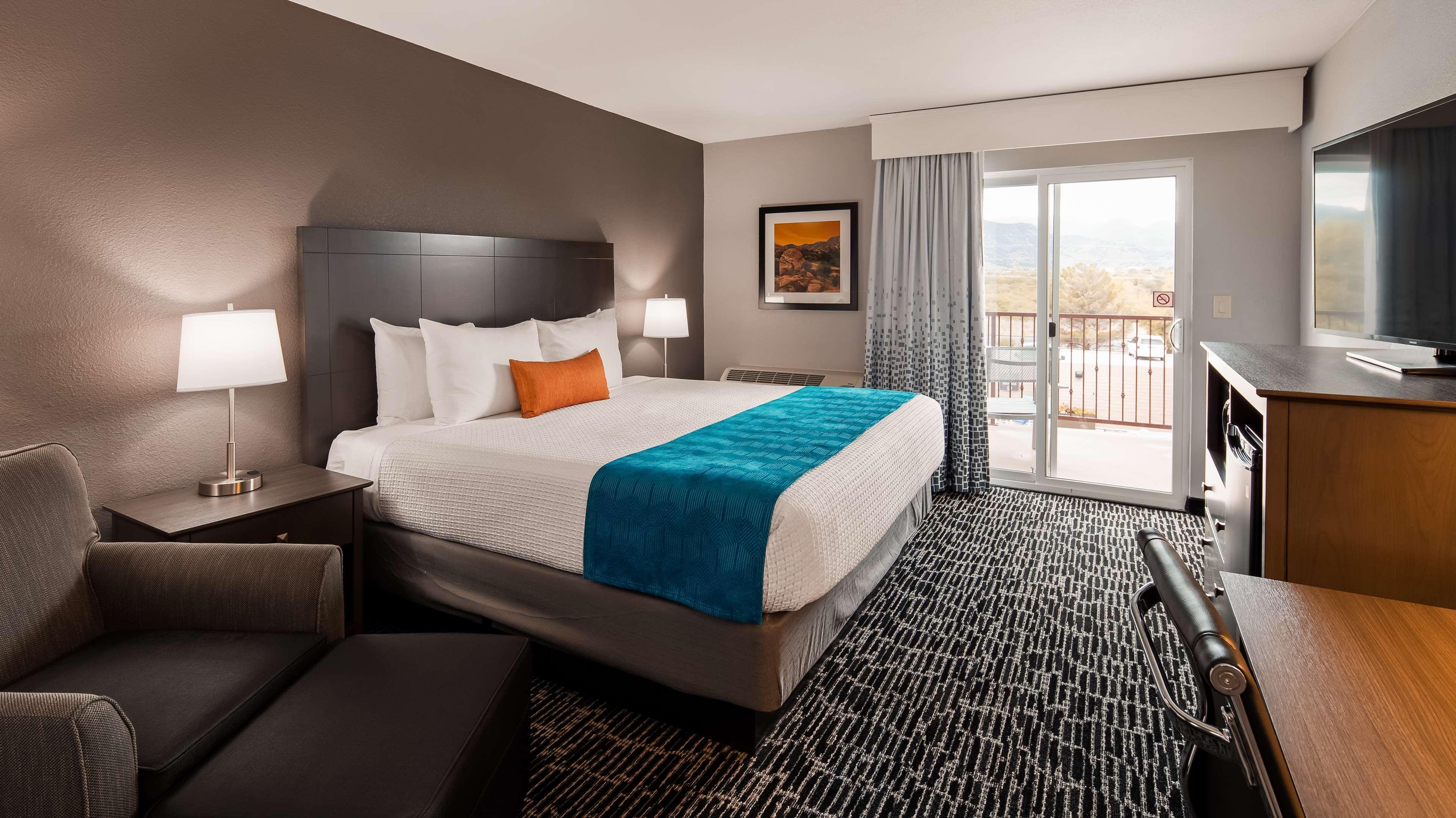 Best Western Holiday Manor Newton Bagian luar foto