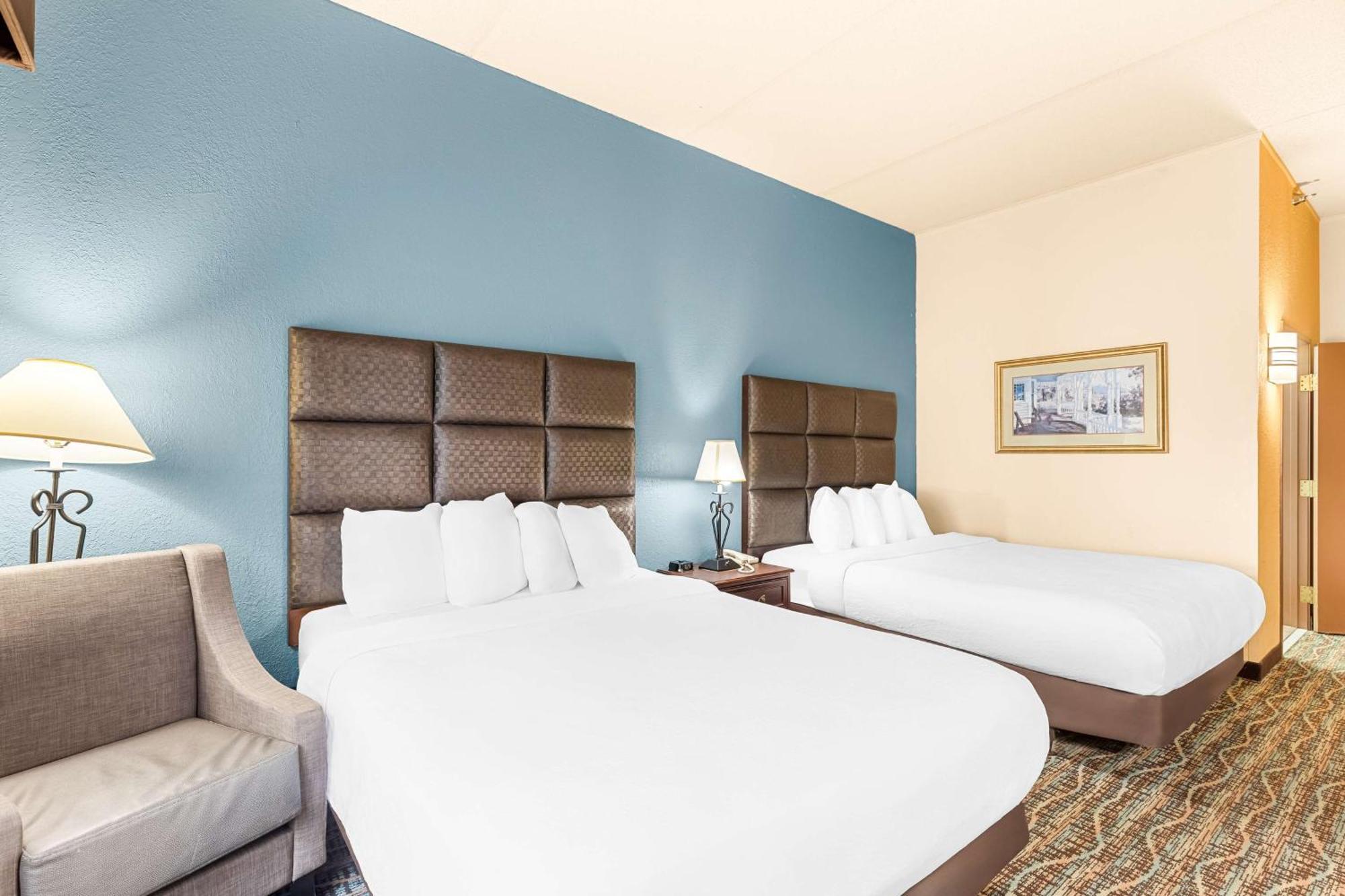 Best Western Holiday Manor Newton Bagian luar foto
